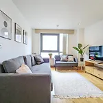 Guest Room In City Centre Near Key Attractions