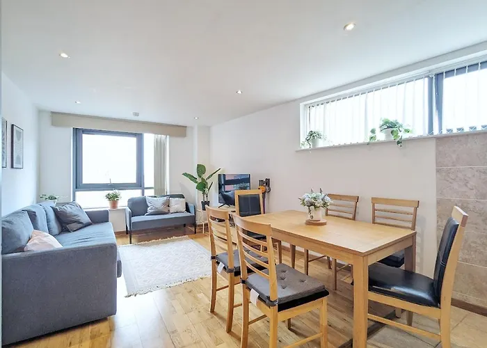 Guest Room In City Centre Near Key Attractions