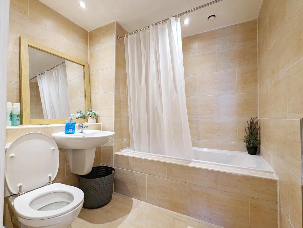 Holiday home Guest In City Centre Near Key Attractions